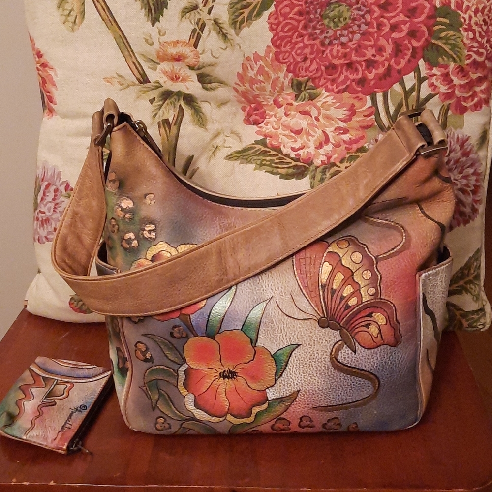 ANUSCHKE SHOULDER BAG